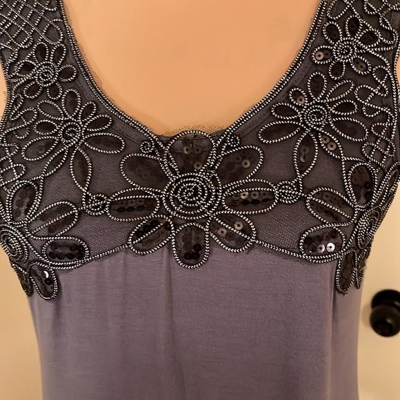 Body Central gray beaded tunic size medium - Picture 2 of 6